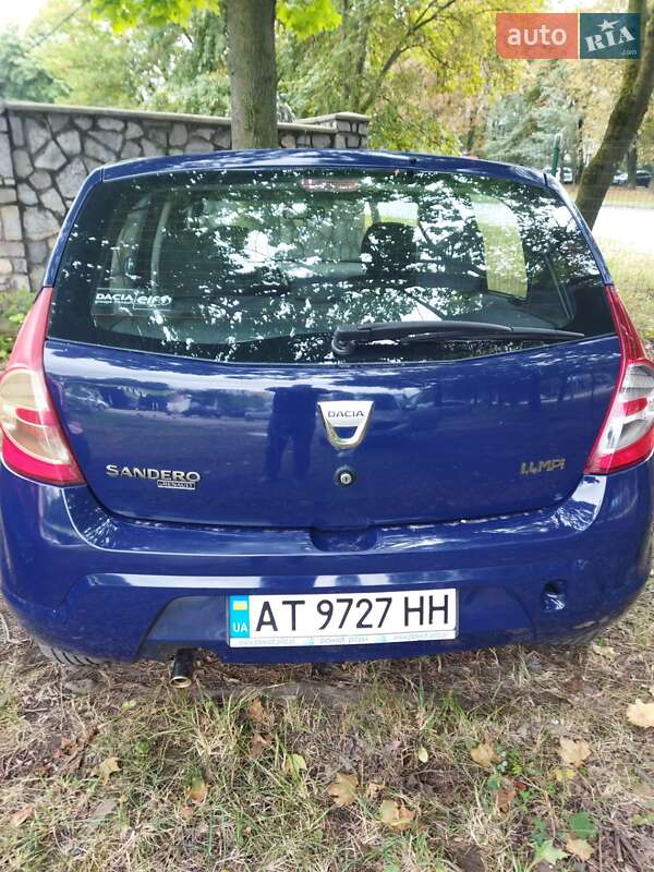 Хэтчбек Dacia Sandero 2009 в Ивано-Франковске
