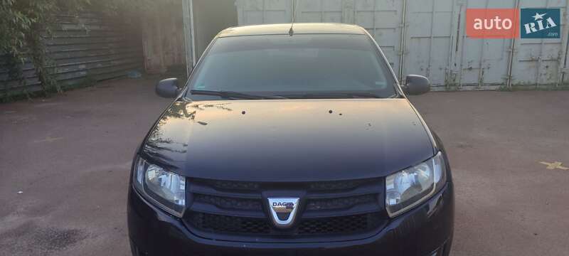 Хэтчбек Dacia Sandero 2014 в Глухове