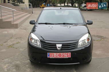 Хетчбек Dacia Sandero 2011 в Чернігові