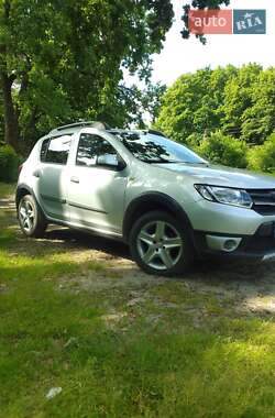 Хэтчбек Dacia Sandero 2012 в Изяславе