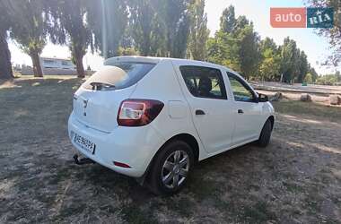 Хэтчбек Dacia Sandero 2013 в 