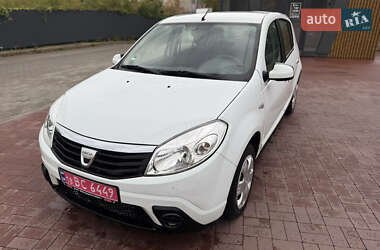 Хетчбек Dacia Sandero 2009 в Рівному