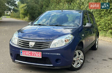 Хетчбек Dacia Sandero 2009 в Рівному