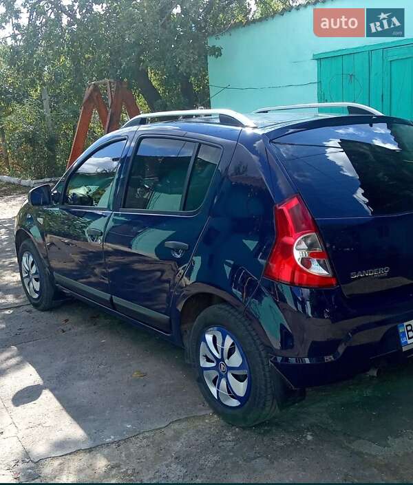 Хэтчбек Dacia Sandero 2010 в Кривом Роге