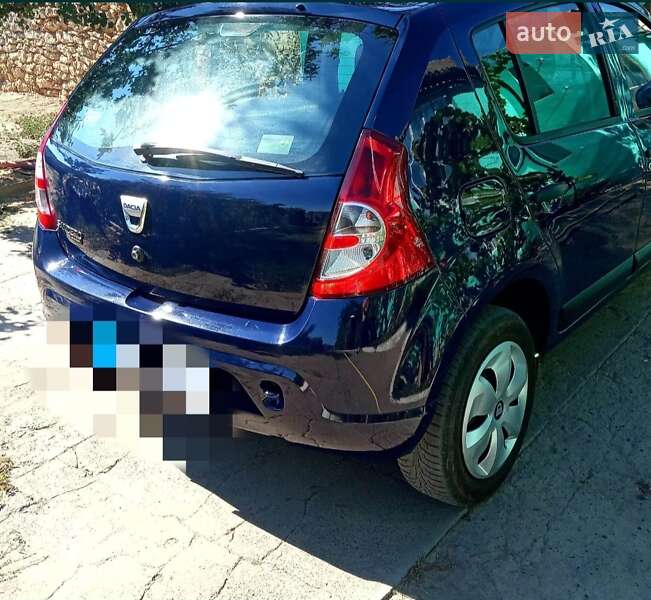 Хэтчбек Dacia Sandero 2010 в Кривом Роге