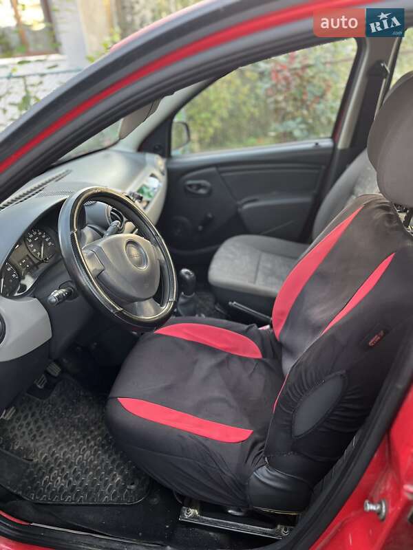 Хэтчбек Dacia Sandero 2009 в Сваляве