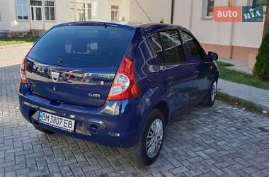 Хетчбек Dacia Sandero 2009 в Ромнах