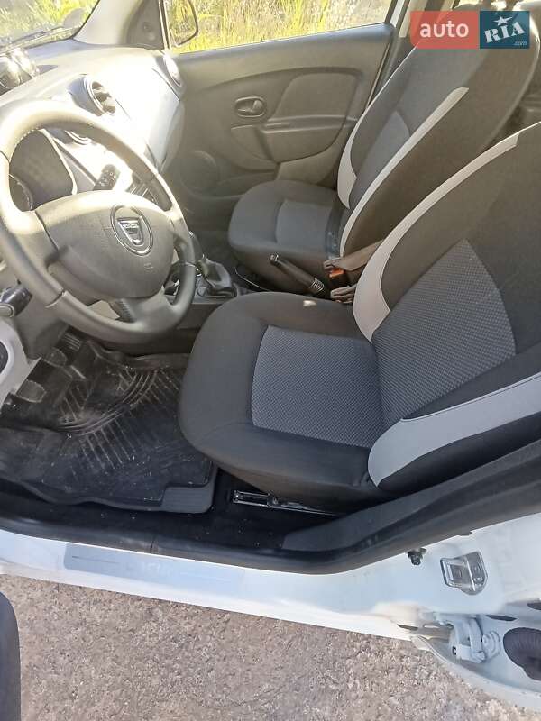 Хетчбек Dacia Sandero 2013 в Верхньодніпровську