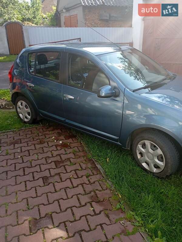 Хетчбек Dacia Sandero 2011 в Горохові фото 7 Хетчбек Dacia Sandero 2011 в Горохові