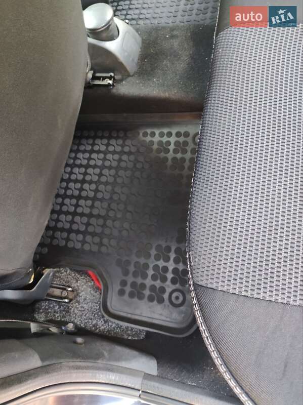 Хэтчбек Dacia Sandero 2010 в Днепре фото 8 Хэтчбек Dacia Sandero 2010 в Днепре