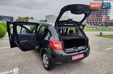 Хэтчбек Dacia Sandero 2015 в 