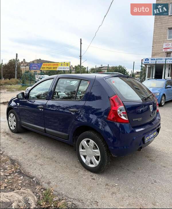 Хэтчбек Dacia Sandero 2009 в Сумах