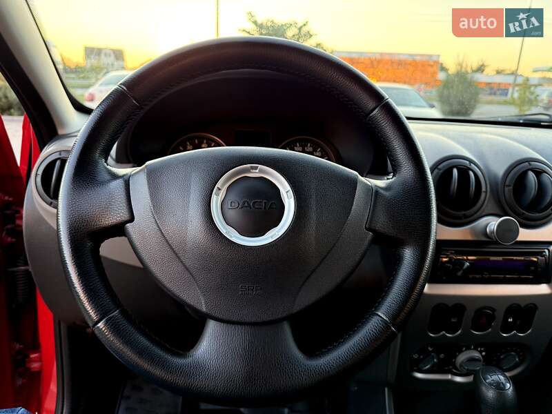 Хэтчбек Dacia Sandero 2009 в Виннице