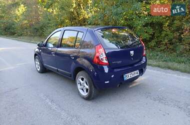 Хэтчбек Dacia Sandero 2009 в Дунаевцах