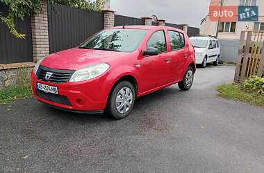 Хэтчбек Dacia Sandero 2009 в Калиновке