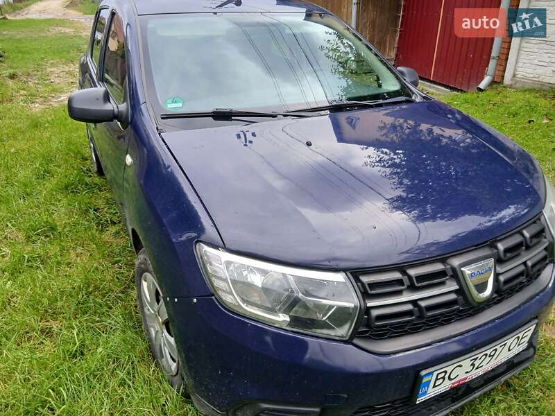 Хэтчбек Dacia Sandero 2017 в Львове