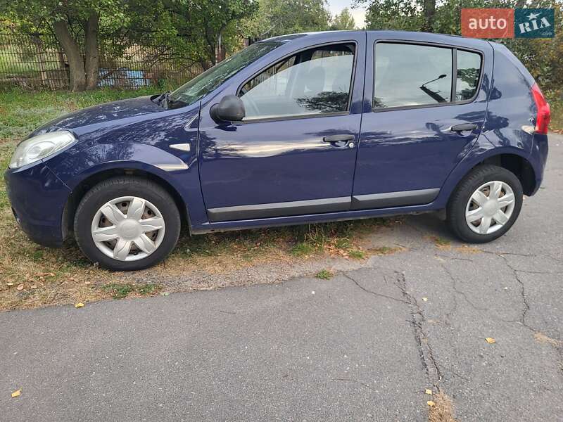 Хетчбек Dacia Sandero 2009 в Кременчуці фото 10 Хетчбек Dacia Sandero 2009 в Кременчуці