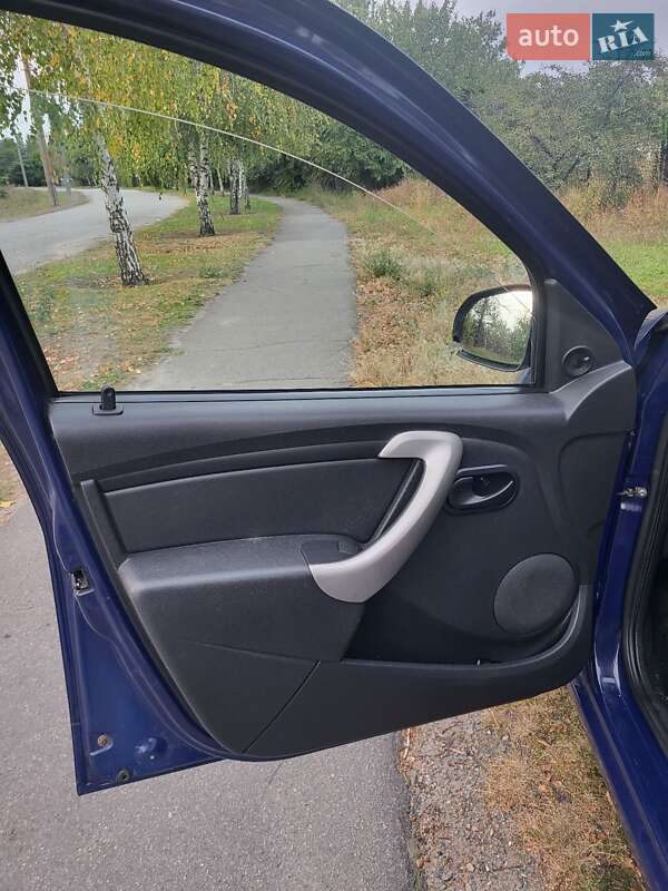 Хетчбек Dacia Sandero 2009 в Кременчуці фото 11 Хетчбек Dacia Sandero 2009 в Кременчуці