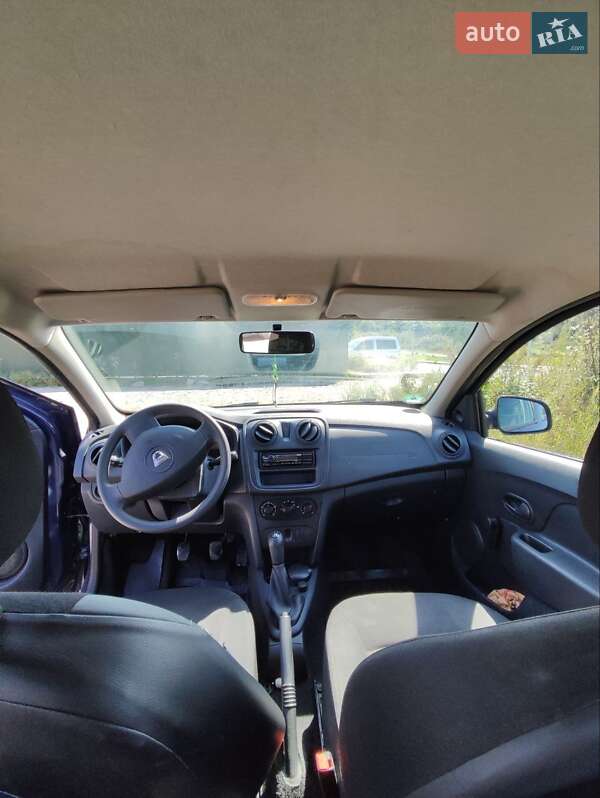 Хетчбек Dacia Sandero 2015 в Львові