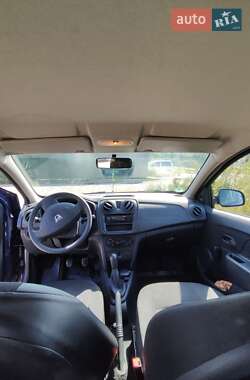 Хетчбек Dacia Sandero 2015 в  фото 5 Хетчбек Dacia Sandero 2015 в