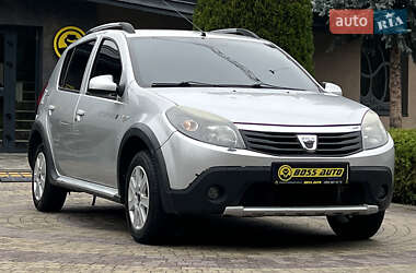 Хэтчбек Dacia Sandero 2012 в Львове