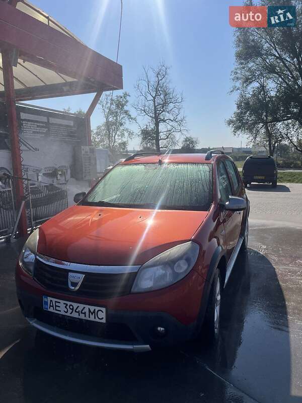 Хетчбек Dacia Sandero 2010 в Львові