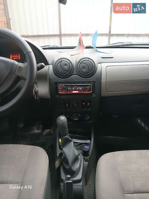 Хетчбек Dacia Sandero 2009 в Миколаєві фото 11 Хетчбек Dacia Sandero 2009 в Миколаєві