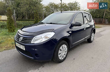 Хэтчбек Dacia Sandero 2012 в Чернигове