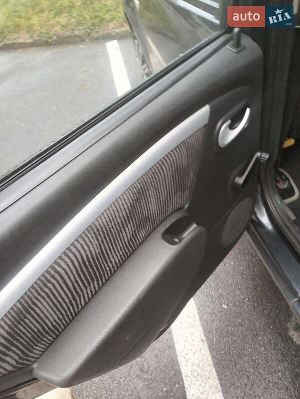 Хетчбек Dacia Sandero 2008 в Чернігові фото 3 Хетчбек Dacia Sandero 2008 в Чернігові