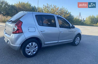 Хетчбек Dacia Sandero 2012 в Ізяславі Хетчбек Dacia Sandero 2012 в Ізяславі