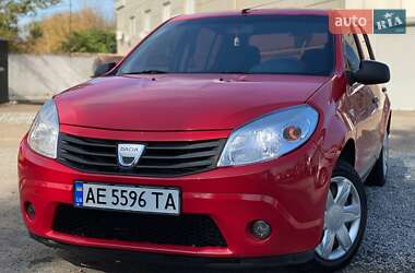 Хэтчбек Dacia Sandero 2009 в Днепре