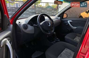 Хэтчбек Dacia Sandero 2009 в 