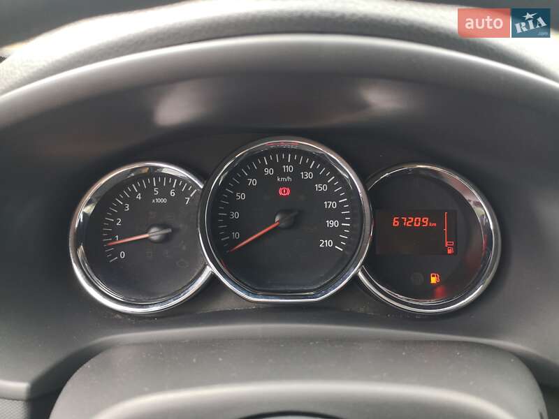 Хэтчбек Dacia Sandero 2013 в Киеве фото 5 Хэтчбек Dacia Sandero 2013 в Киеве