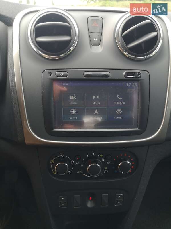 Хэтчбек Dacia Sandero 2013 в Киеве фото 6 Хэтчбек Dacia Sandero 2013 в Киеве