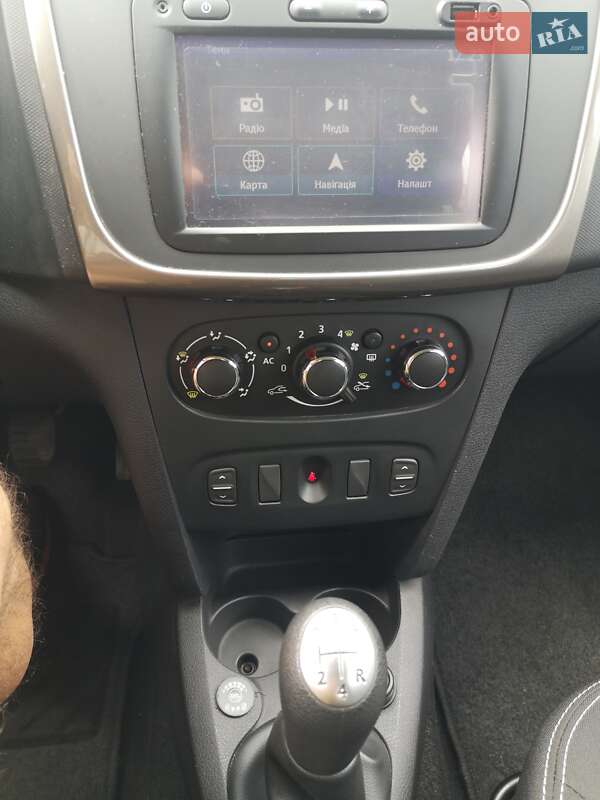 Хэтчбек Dacia Sandero 2013 в Киеве фото 8 Хэтчбек Dacia Sandero 2013 в Киеве