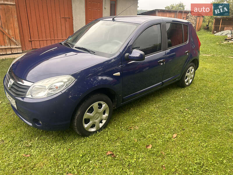Хетчбек Dacia Sandero 2009 в Коломиї