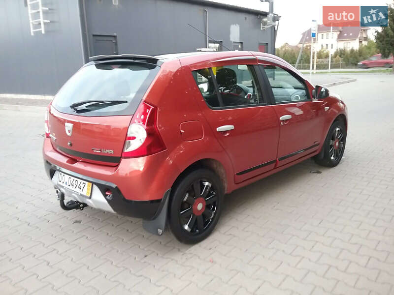 Хэтчбек Dacia Sandero 2009 в Ужгороде