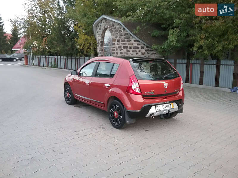 Хэтчбек Dacia Sandero 2009 в Ужгороде