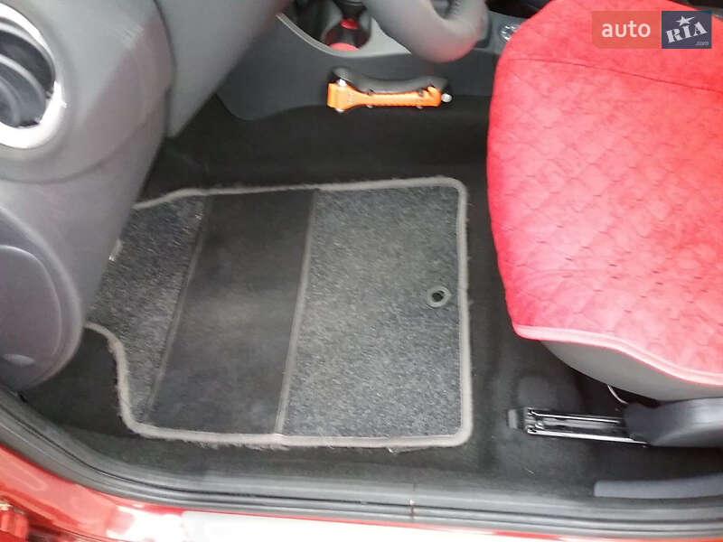 Хэтчбек Dacia Sandero 2009 в Ужгороде