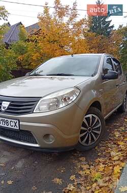 Хэтчбек Dacia Sandero 2009 в Сумах