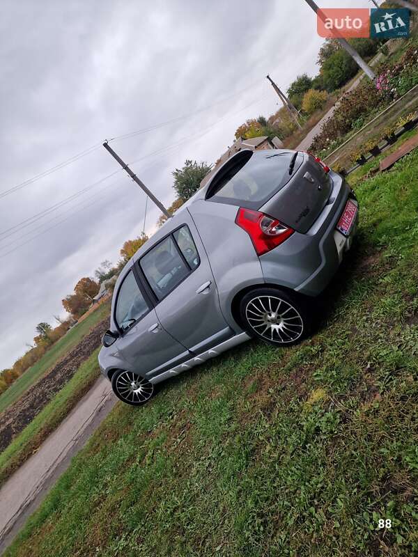 Внедорожник / Кроссовер Dacia Sandero 2009 в Полтаве