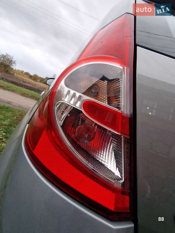 Внедорожник / Кроссовер Dacia Sandero 2009 в Полтаве