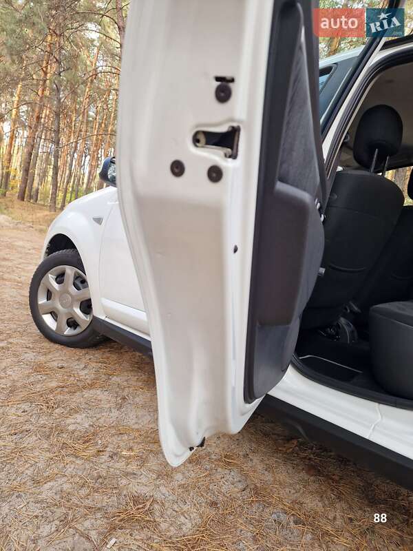 Хэтчбек Dacia Sandero 2009 в Полтаве