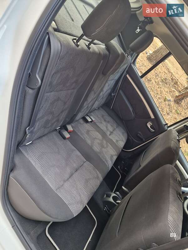 Хэтчбек Dacia Sandero 2009 в Полтаве