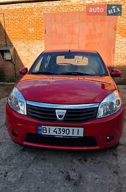 Хетчбек Dacia Sandero 2009 в Лебедині