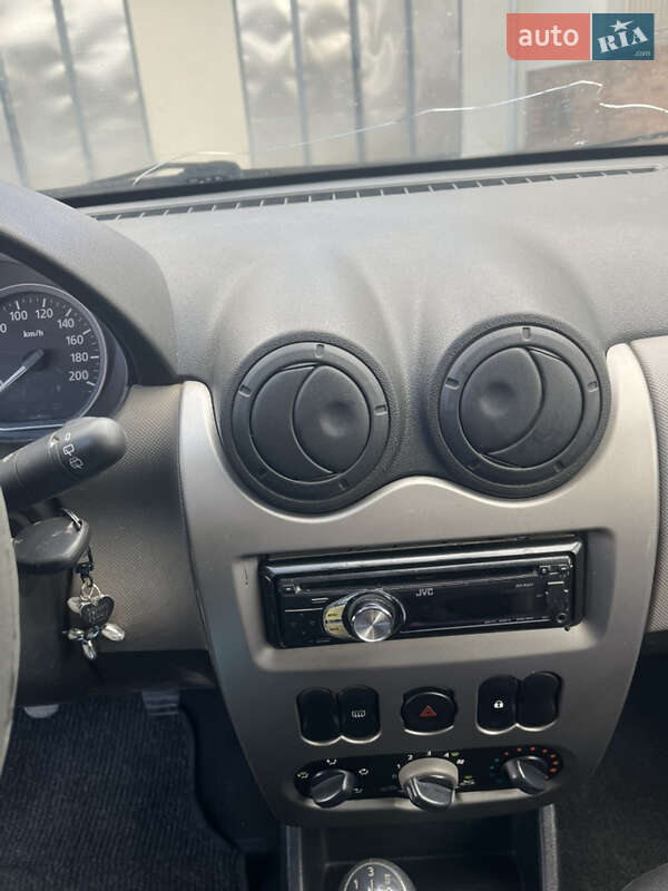 Хетчбек Dacia Sandero 2009 в Кіцмані