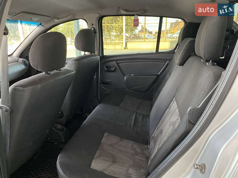 Хэтчбек Dacia Sandero 2010 в Ровно фото 5 Хэтчбек Dacia Sandero 2010 в Ровно