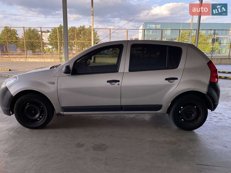 Хэтчбек Dacia Sandero 2010 в Ровно фото 10 Хэтчбек Dacia Sandero 2010 в Ровно
