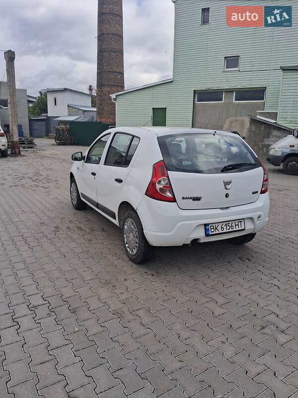 Хетчбек Dacia Sandero 2009 в Рівному