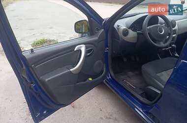 Хэтчбек Dacia Sandero 2009 в 